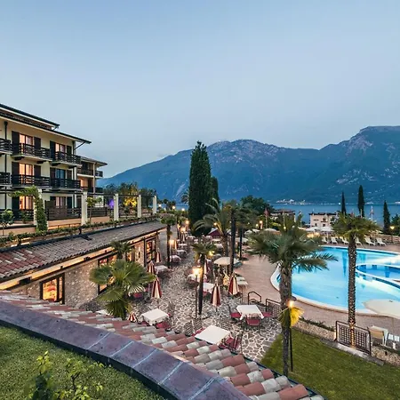 Caravel 4* Limone sul Garda
