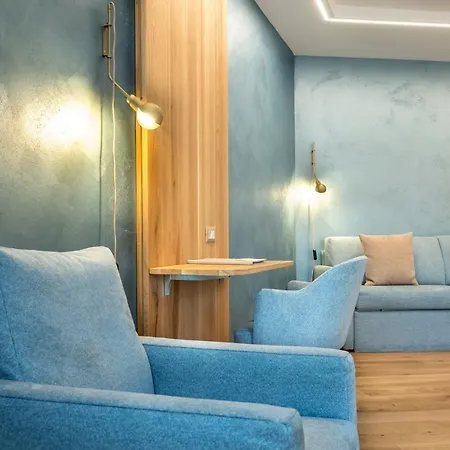 Caravel Hotel 4*